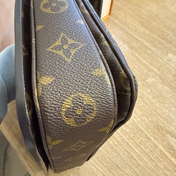 LV Pochette Métis - Picture 8 of 10